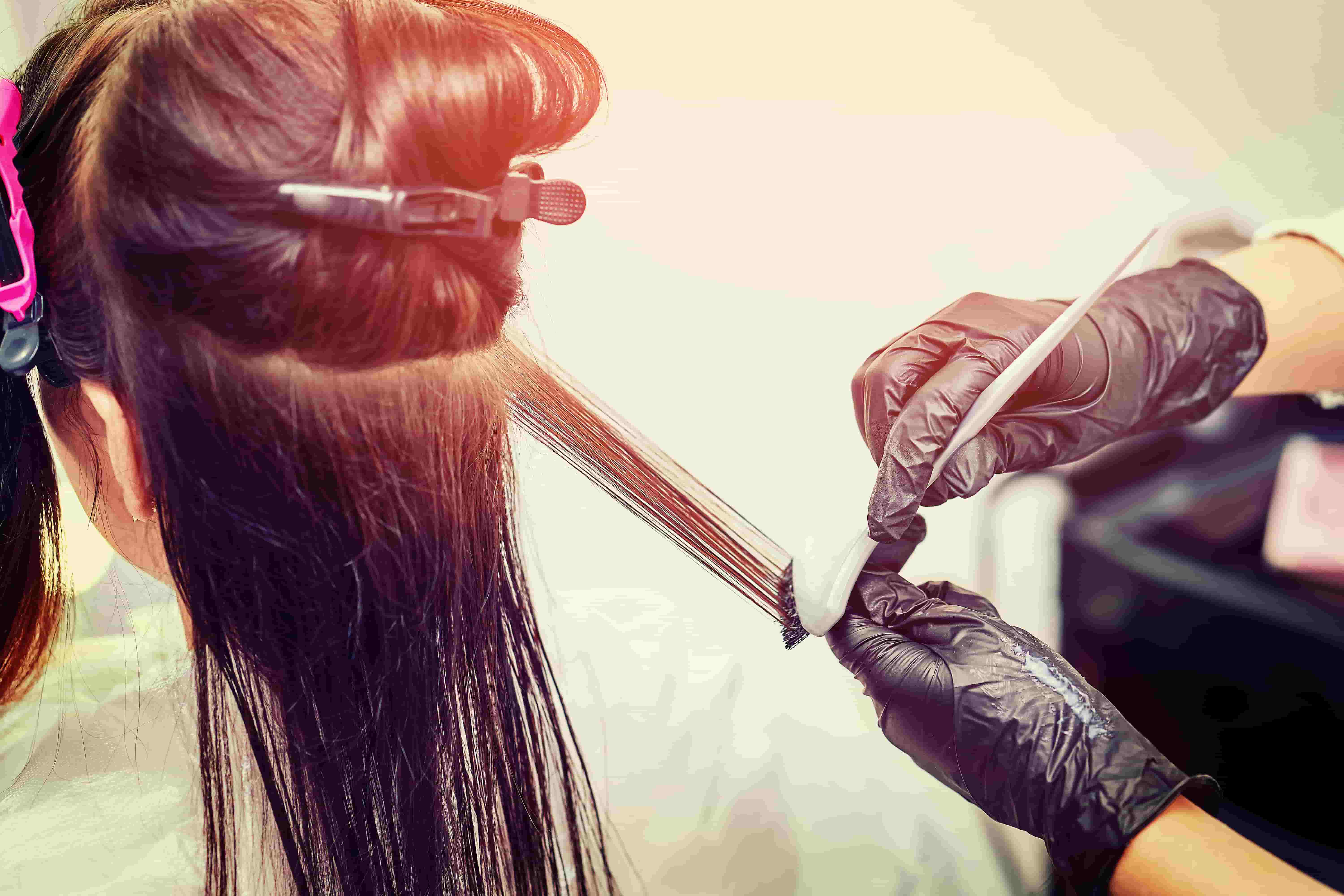 Rojos estridente y las demás tendencias de cabello 2022