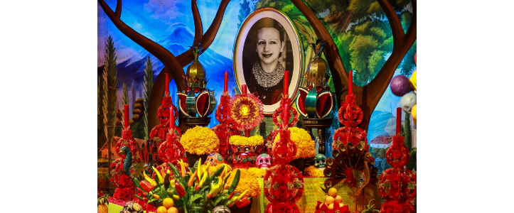 Abre al público el altar de Día de Muertos en Cencalli, dedicado al mural Sueño de una tarde dominical en la Alameda Central