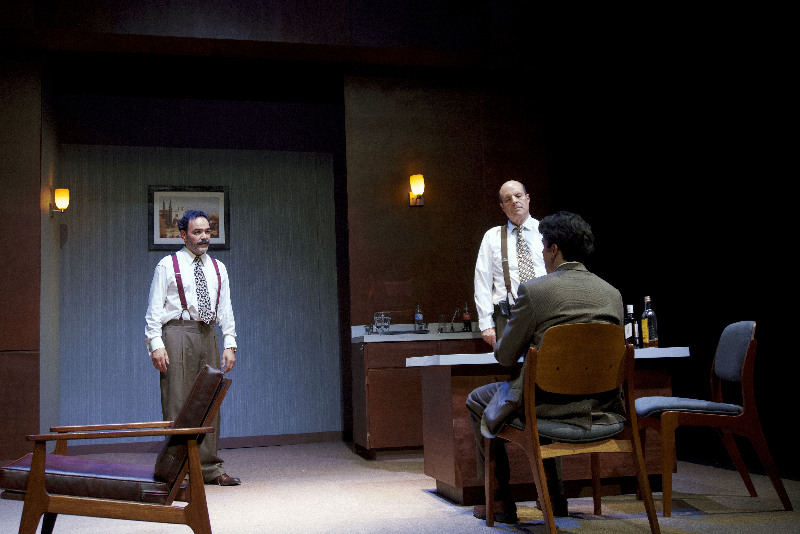 "Business Suite" de Roger Rueff: una exploración sobre las complejidades de las relaciones humanas en el mundo corporativo, en el Foro La Gruta