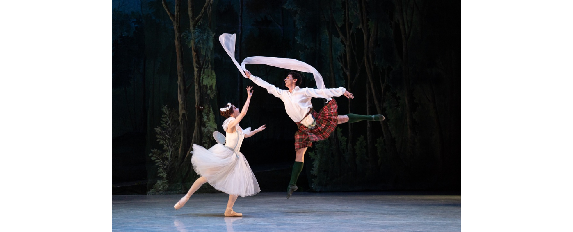 La Compañía Nacional de Danza inicia temporada de "La Sílfide y el Escocés" en Bellas Artes