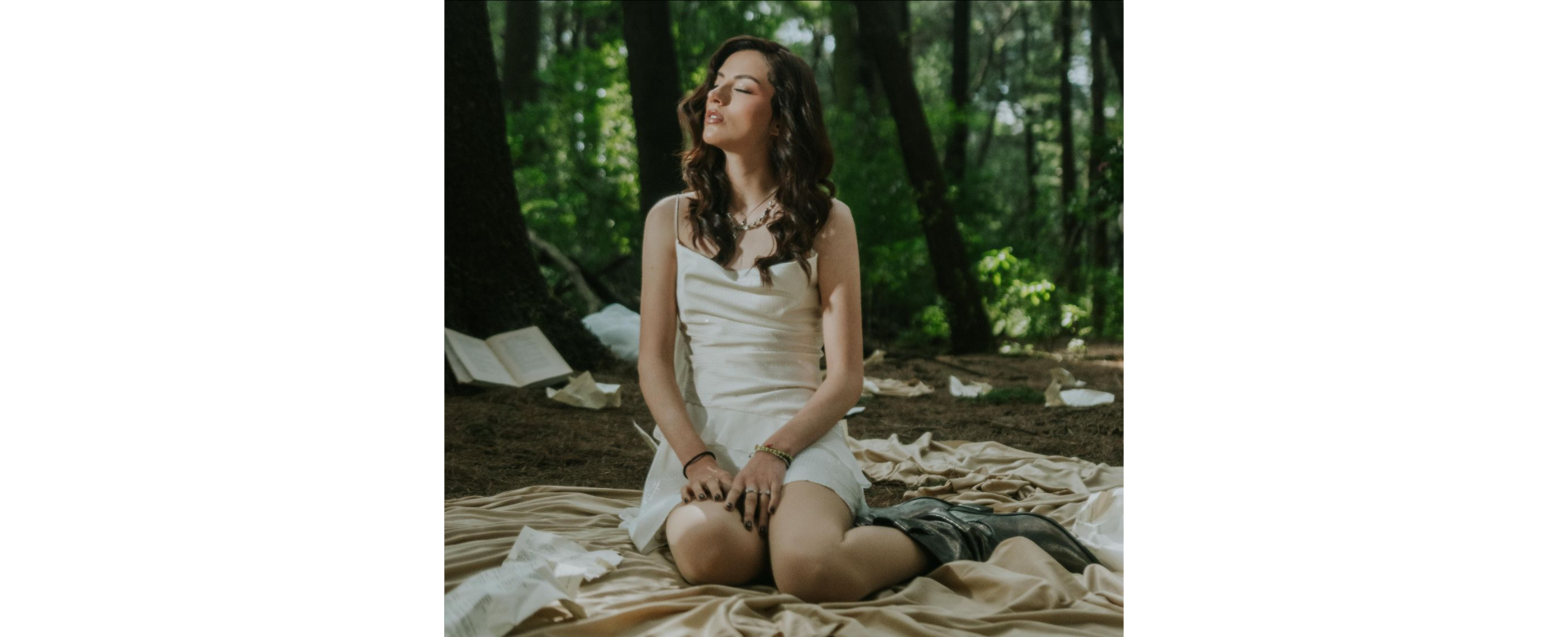 Karlie presenta su álbum debut "Crónicas de un amor adolescente": sentimientos hechos canciones