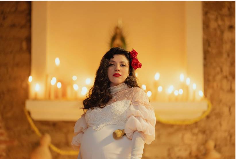Mon Laferte comparte su 'Tiny Desk (home) concert' en NPR Music
