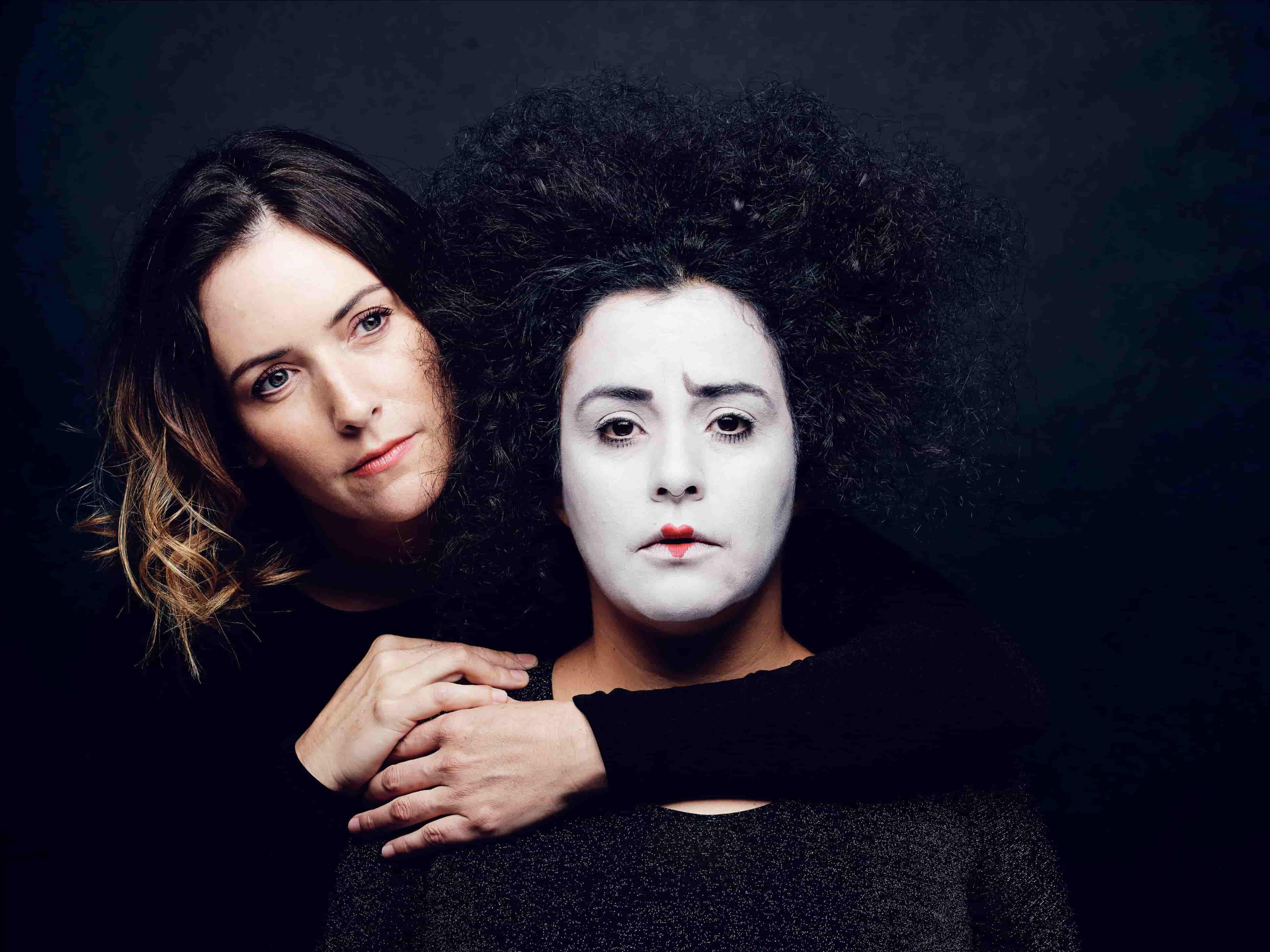 Un payaso y una orquesta: Alondra de la Parra y Gabriela Muñoz