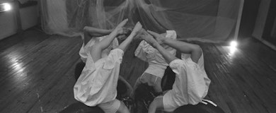 Cielo Cae: una pieza de danza butoh dedicada a las mujeres víctimas de violencia