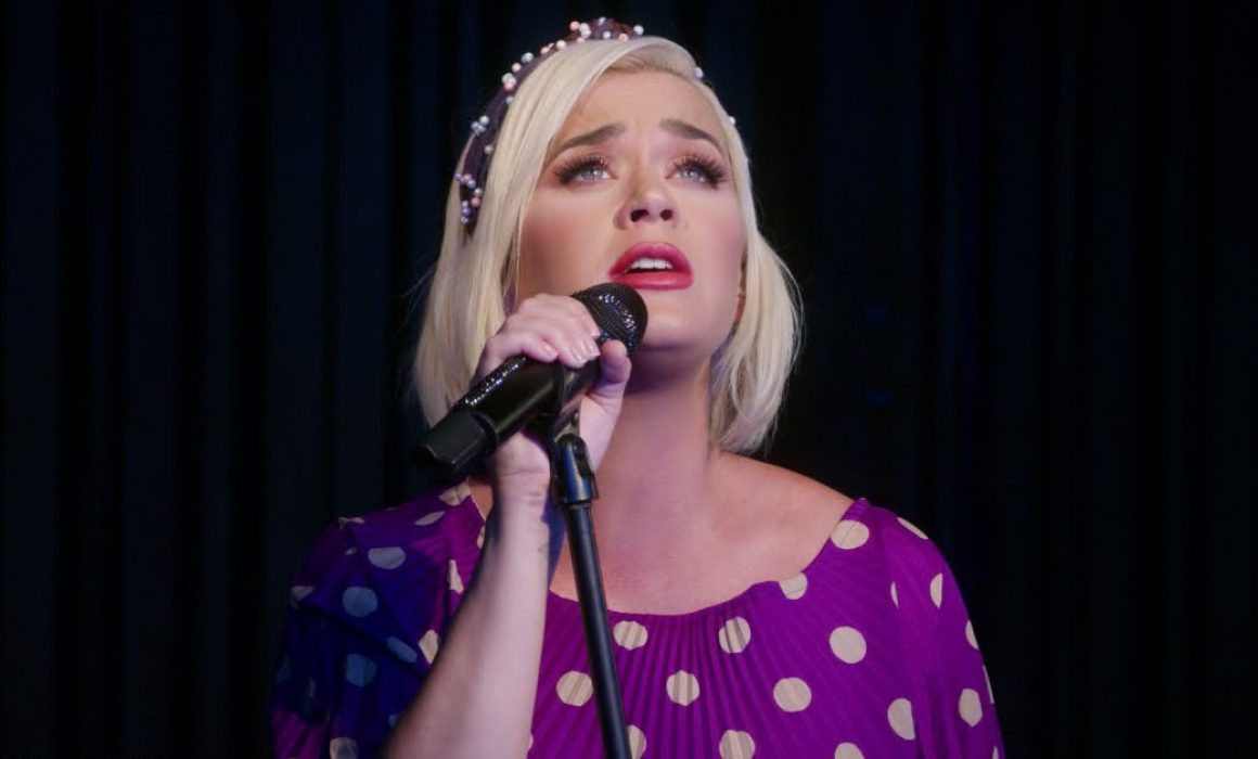 Katy Perry revela "What Makes a Woman", una canción más de su nuevo álbum "Smile"