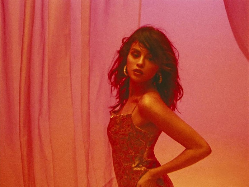 Selena Gomez une fuerzas con Rauw Alejandro