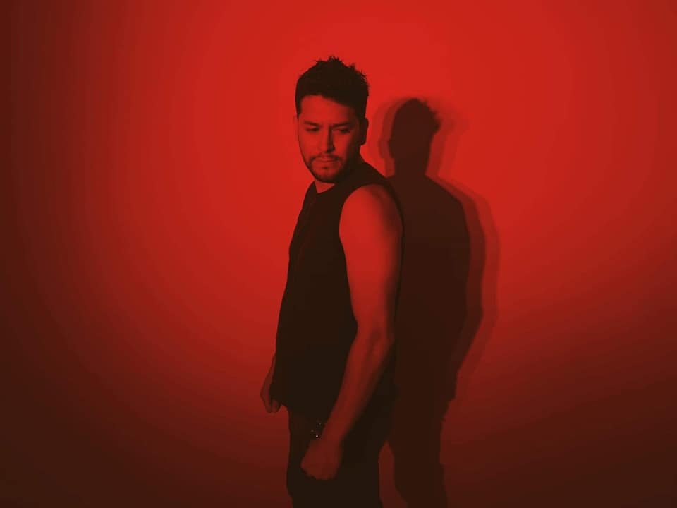 César Sandoval estrena su nuevo video “Desaparecer”