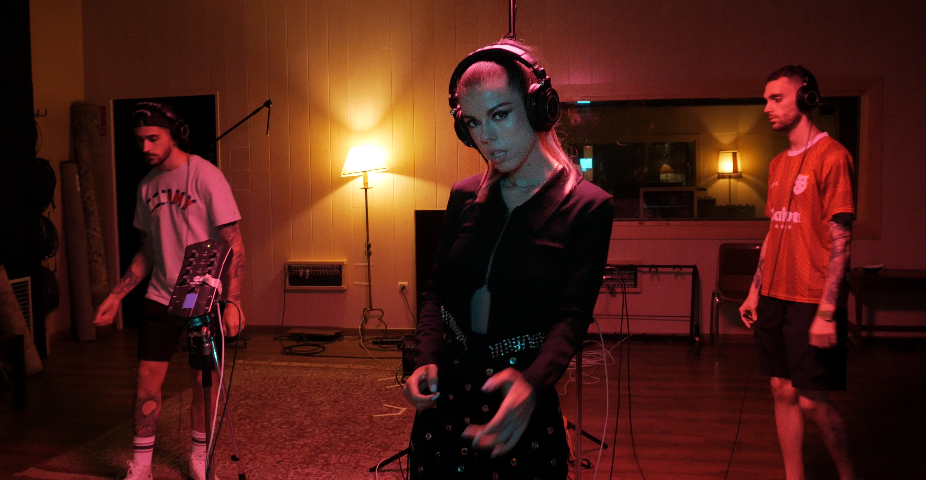 Alba Messa regresa con "Ella Ella", una potente colaboración con Zazo&Gxurmet