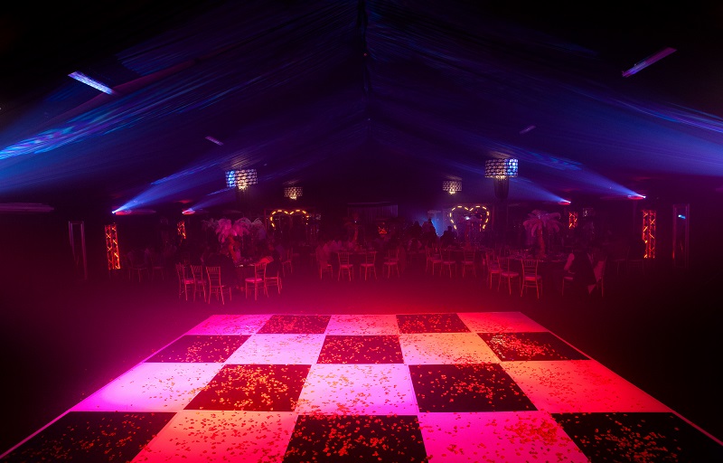 Lo mejor del Salón los Ángeles es que todo se mezcla