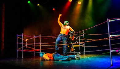 "Chilangolandia, mi amor" ofrece un retrato irónico y entrañable de la Ciudad de México mediante el teatro de títeres y objetos