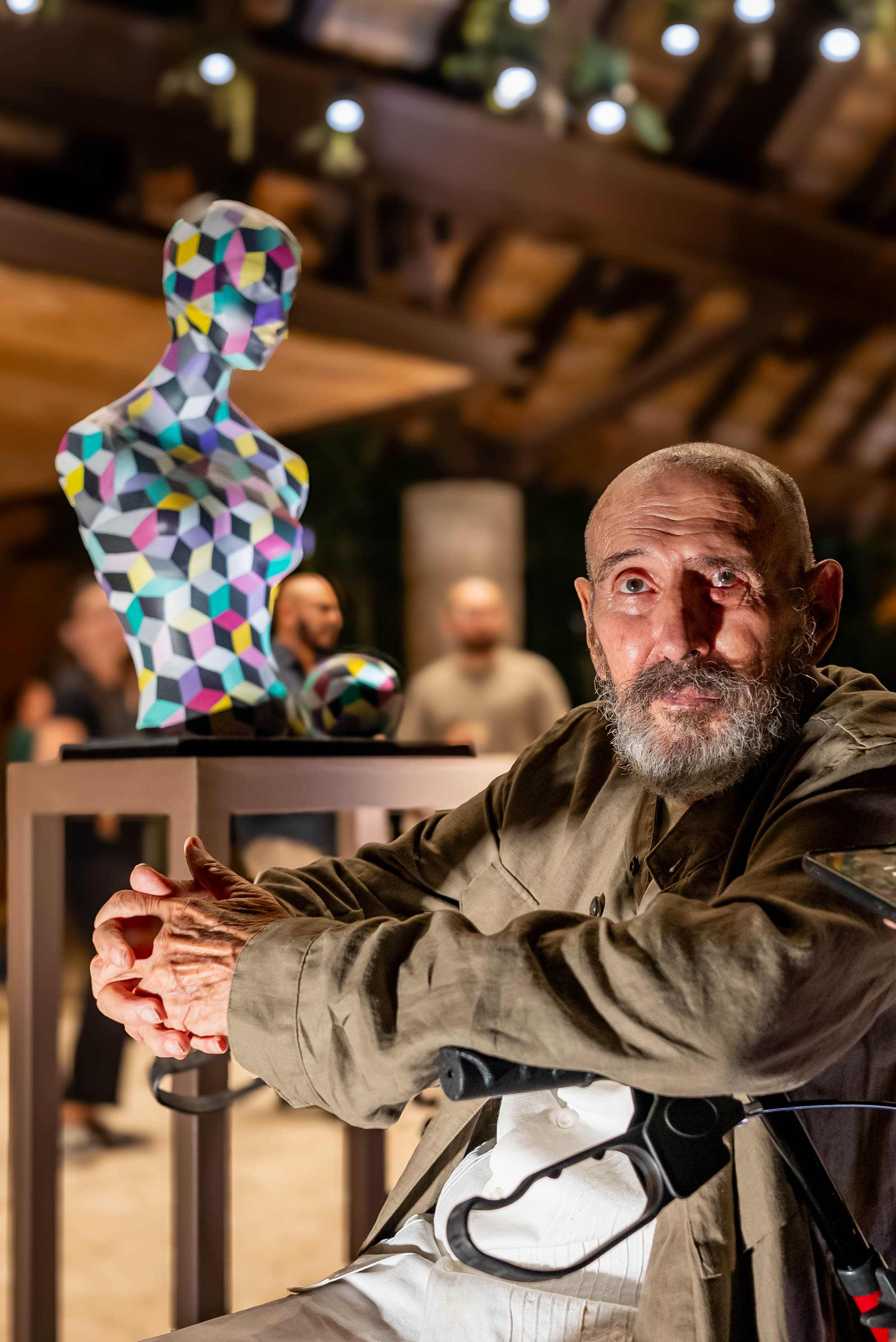 Hotel Xcaret Arte presenta la exposición "Arnaldo Coen, Ecos del Cuerpo" como parte del Programa de Fomento a las Artes 2024