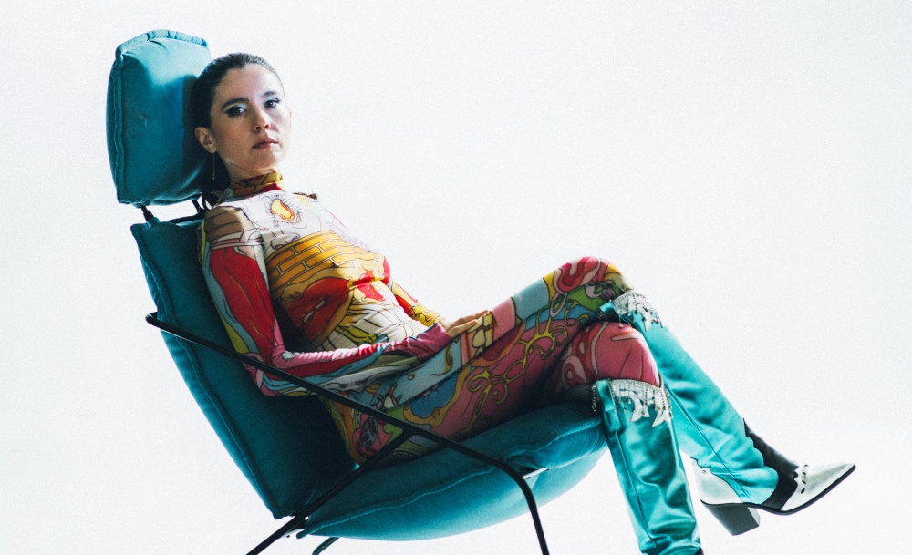 Javiera Mena presenta “Entropía”, el segundo adelanto de su sexto disco