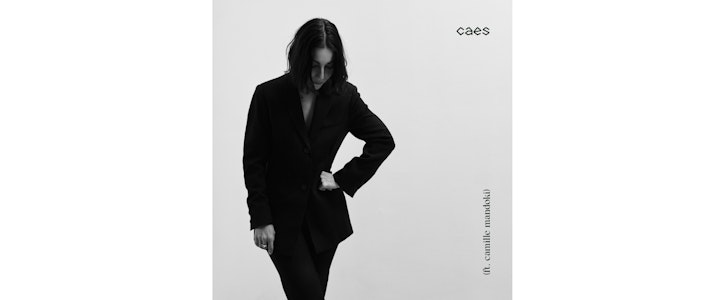 Lucrecia Dalt colabora con Camille Mandoki en "caes"