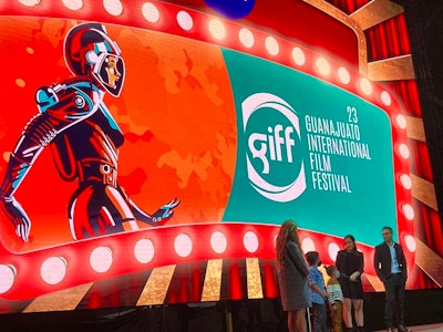 Inaugura GIFF su Autocinema en Irapuato