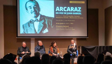 En sesión de escucha, la Fonoteca Nacional celebra a Luis Arcaraz en la voz de Juan Gabriel