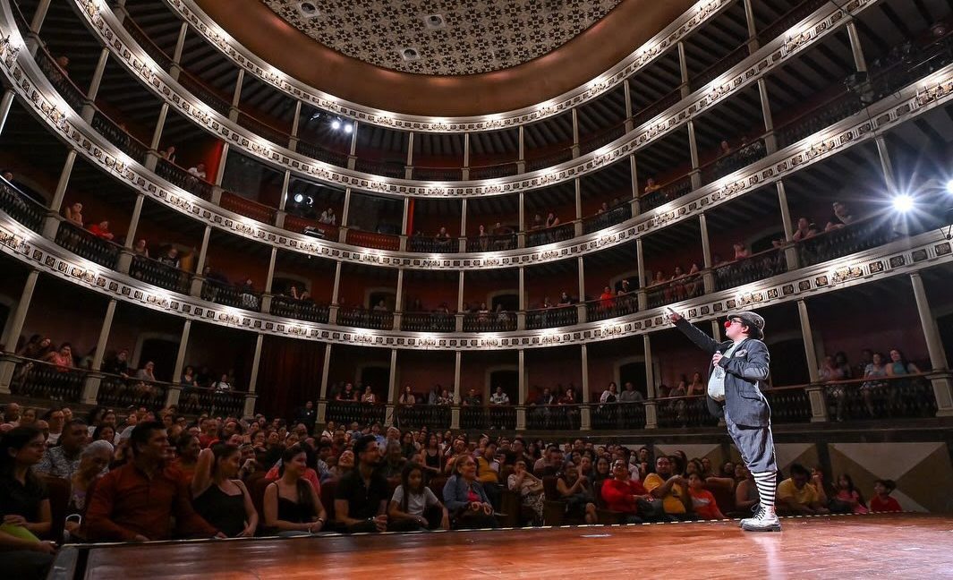 "Parrot Contestatario", una comedia de improvisación y clown llega al Foro La Gruta