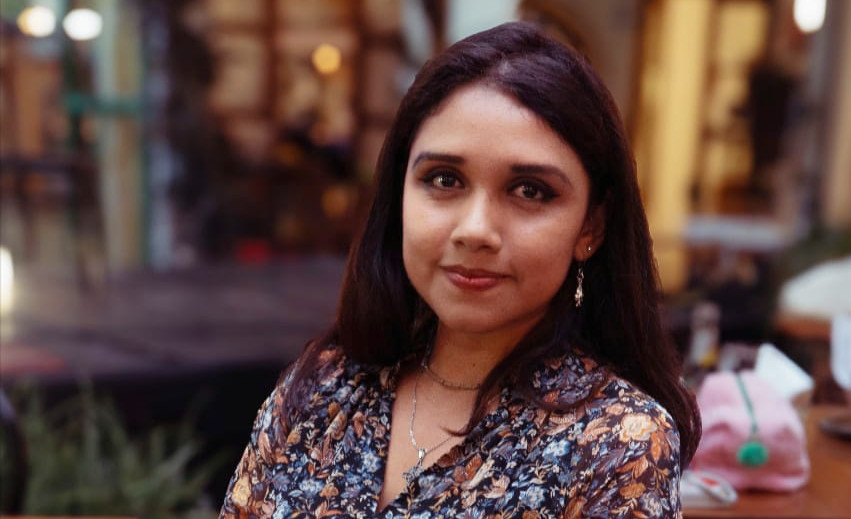 “50 horas de pie”, poemario que reconoce la dignidad y la memoria laboral