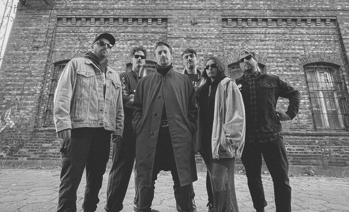 SIAMÉS presenta su nuevo disco: "Melodramatic"