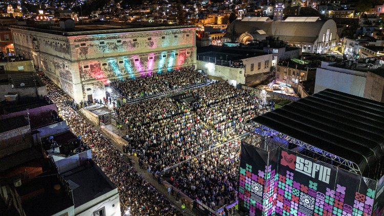 El Festival Internacional Cervantino cierra su edición 53 con más de 330 mil asistentes