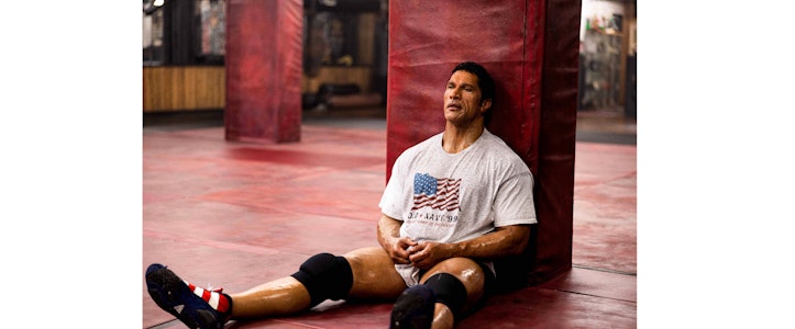 Dwayne Johnson impacta a la crítica internacional con "La máquina, The Smashing Machine"