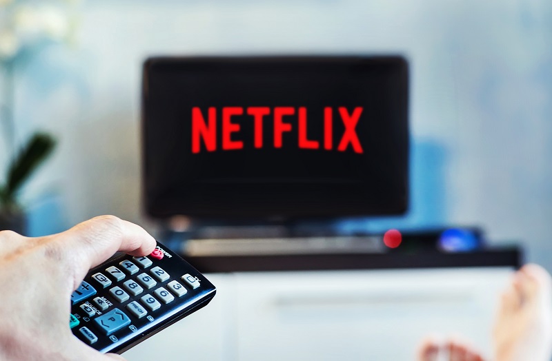 Netflix al estilo de la televisión tradicional 