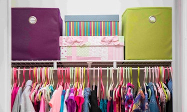 Tips para organizar tu closet cuando tienes poco espacio