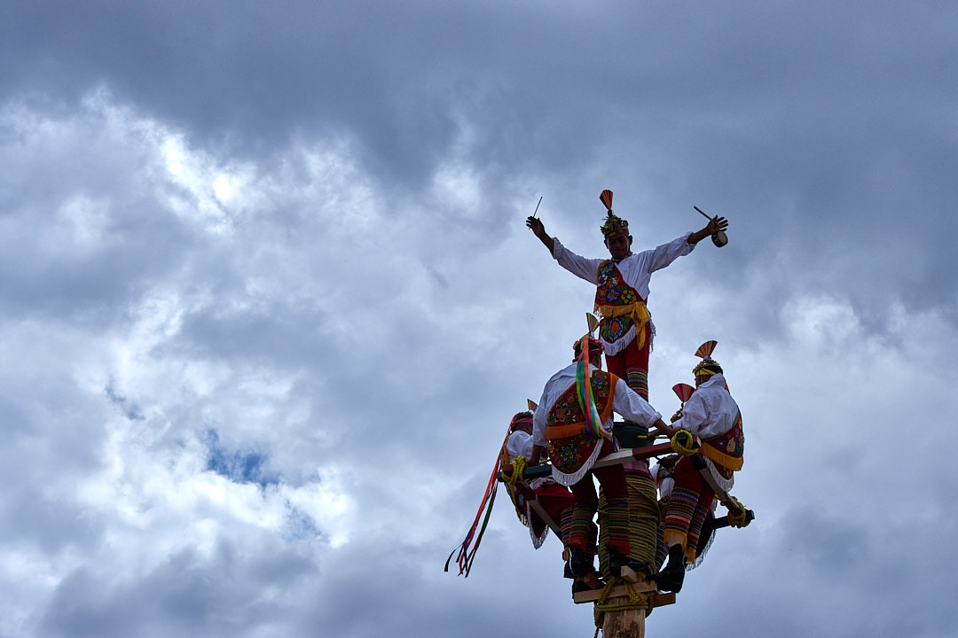 "Ritual de los Voladores" inicia la celebración por el primer año de Cencalli