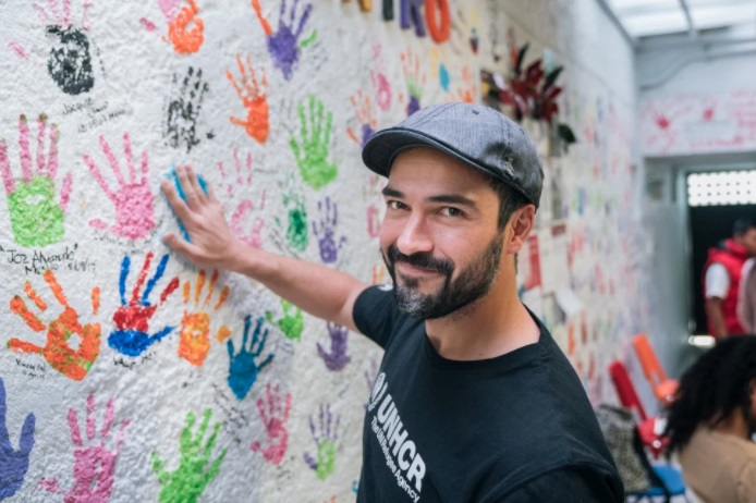 Alfonso Herrera es nombrado Embajador de Buena Voluntad de ACNUR
