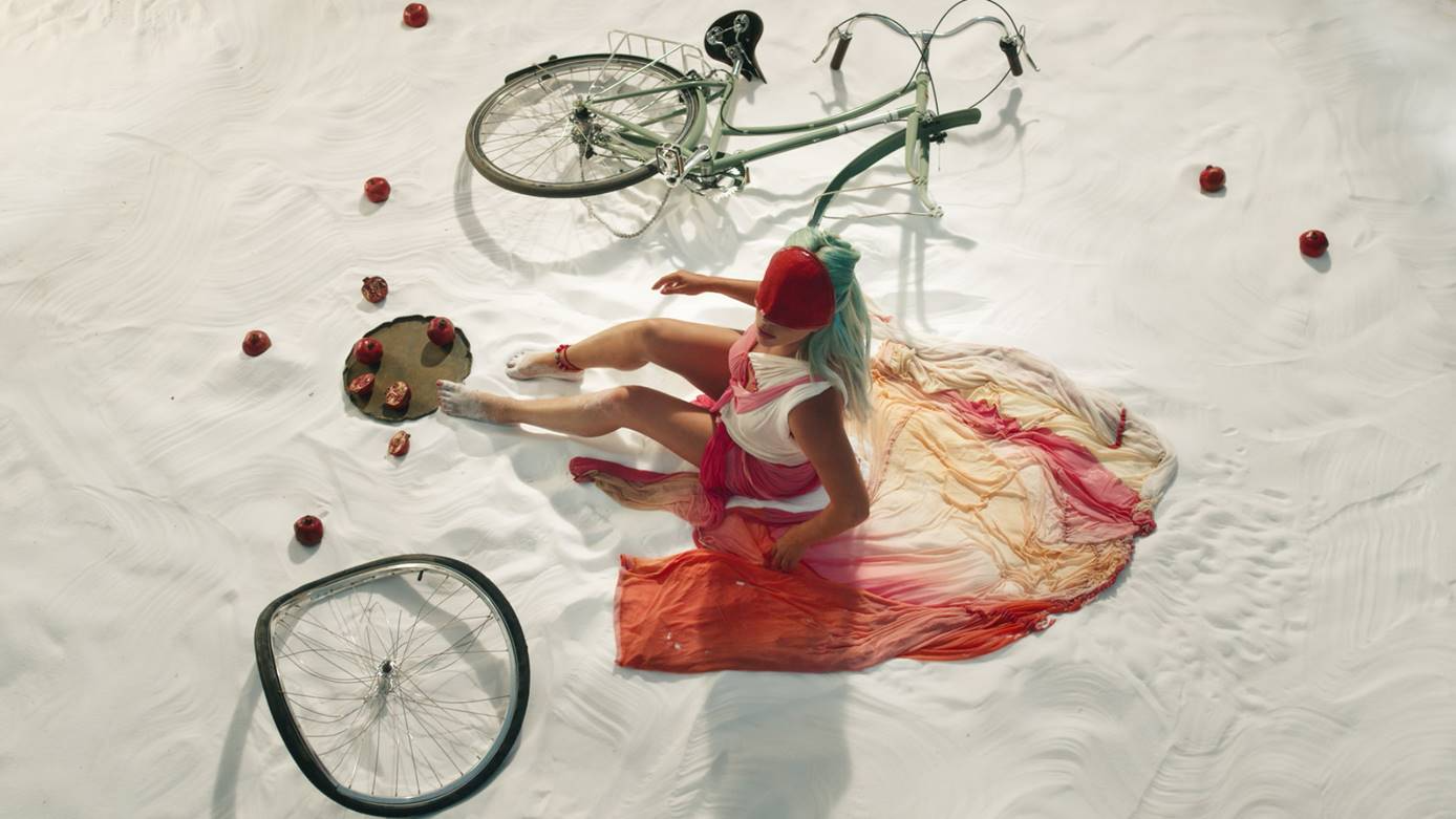 "911", la nueva declaración artística de Lady Gaga