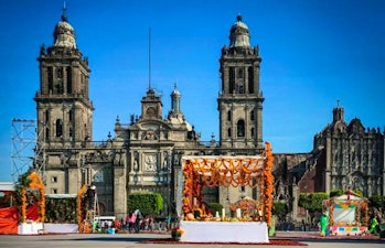 Abre al público la Gran Ofrenda del Día de Muertos en el Zócalo