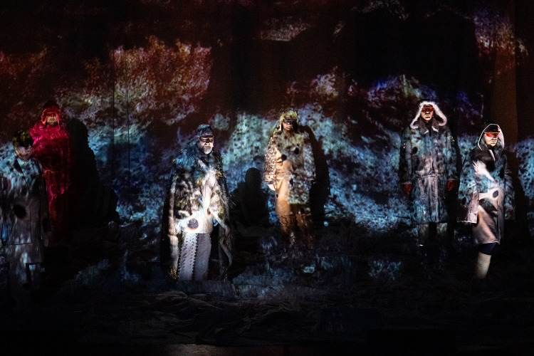 "NeoArctic" llevó escenarios postapocalípticos al Teatro Julio Castillo