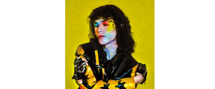 Conan Gray presenta su nuevo sencillo, "Lonely Dancers"