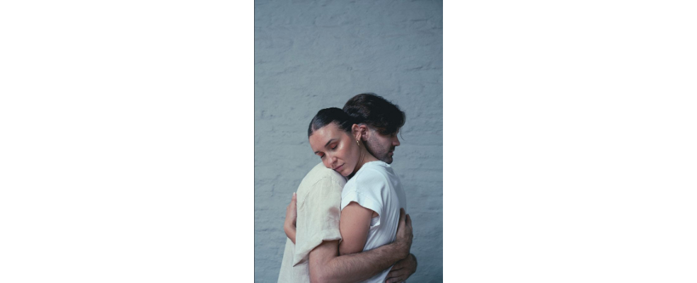 Sofia Macchi estrena video de "Herida" ft. Benjamin Walker