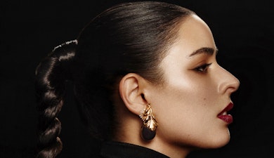 Karina Sofía estrena su álbum "La reina del cañón", producido por Gustavo Santaolalla