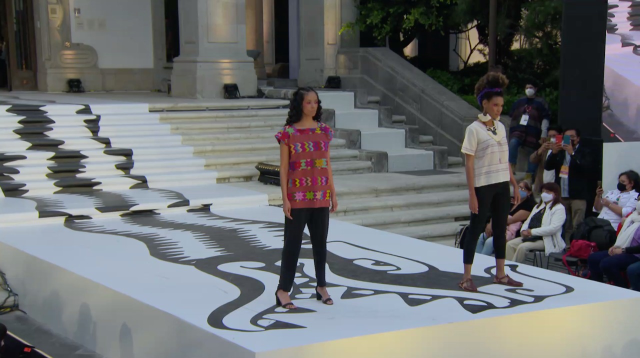 “La noche es una serpiente”, título de las pasarelas que engalanaron el primer encuentro ORIGINAL